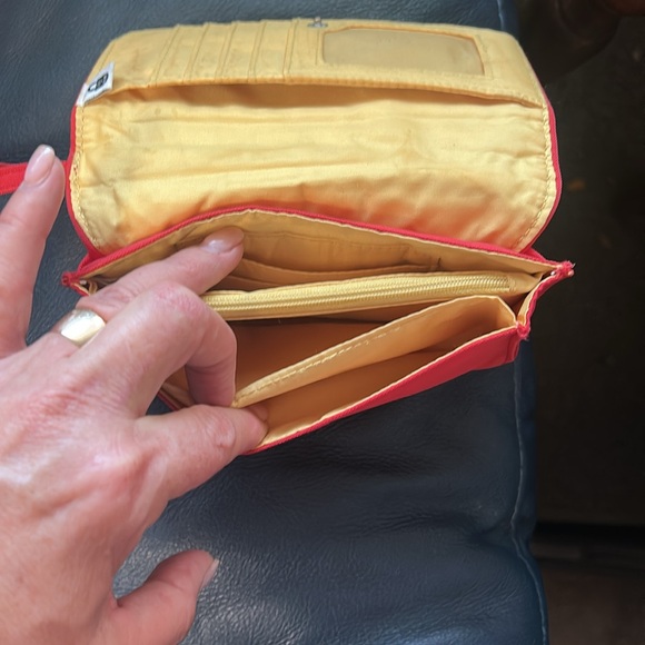 Baggallini Wallet/Wristlet - Picture 4 of 7